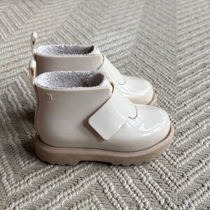 Mini Melissa size 8 boots